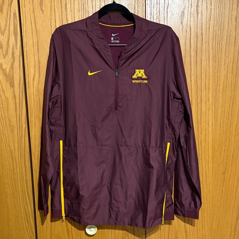 Nike Minnesota gophers wrestling windbreaker‎